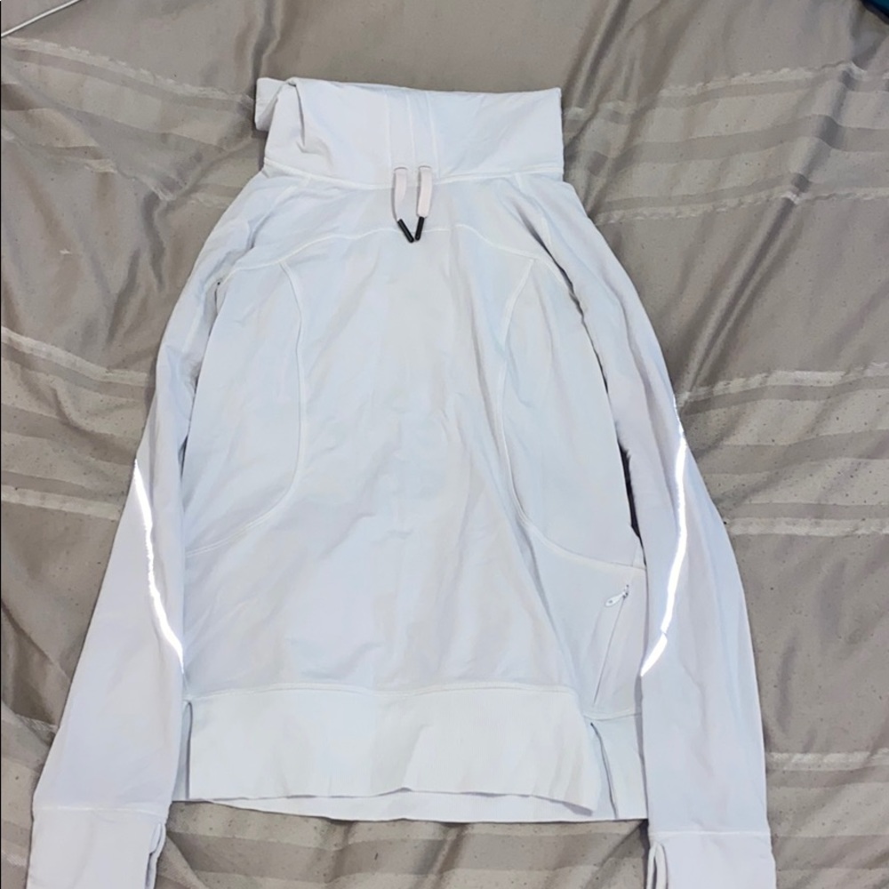 White lululemon sweatshirt